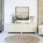 Un bufet decorat cu un tablou mare: Idei pentru a decora bufetele cu tablouri si fotografii